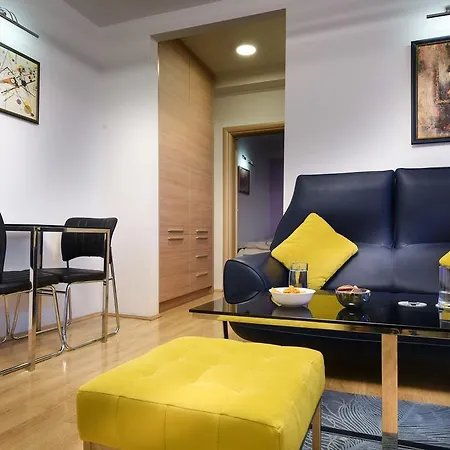 Deluxe Apartment *