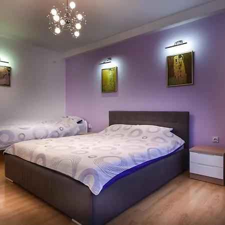 Deluxe * Skopje